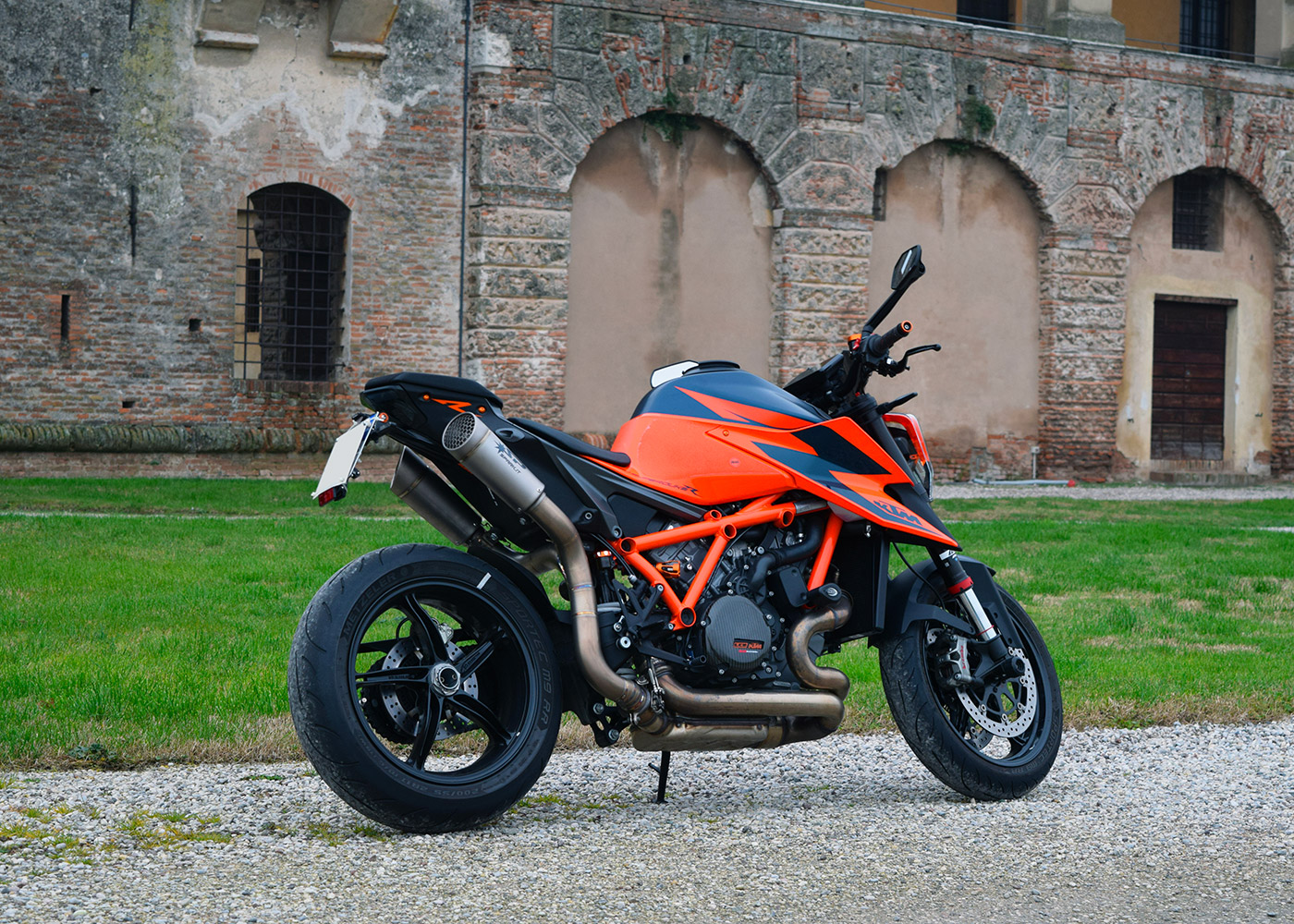 Homologated Euro 5 titanium silencers for Super Duke 1290 R