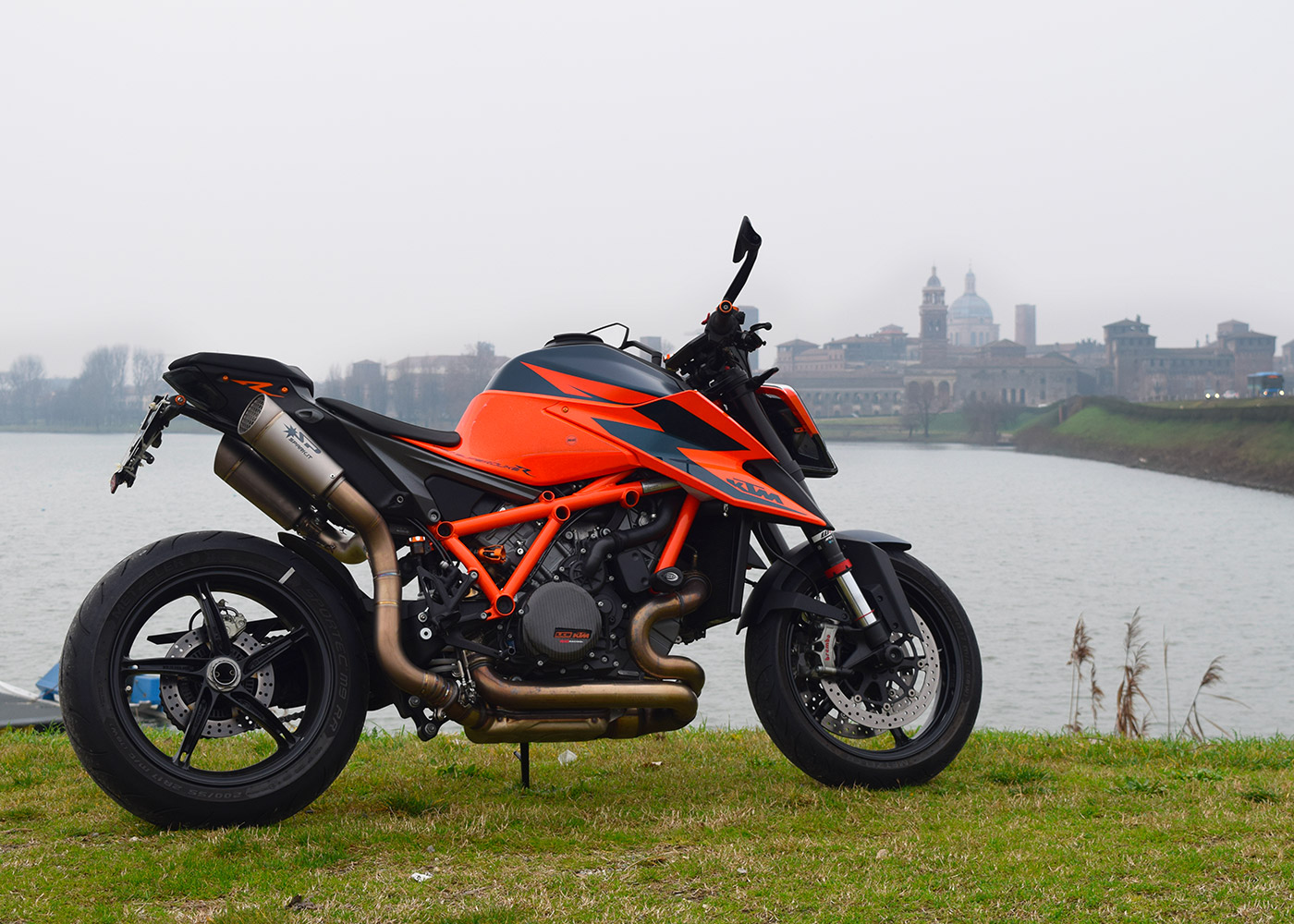 KTM 1290 Super Duke Carbon Auspuff Hitzeschild 17-19 3