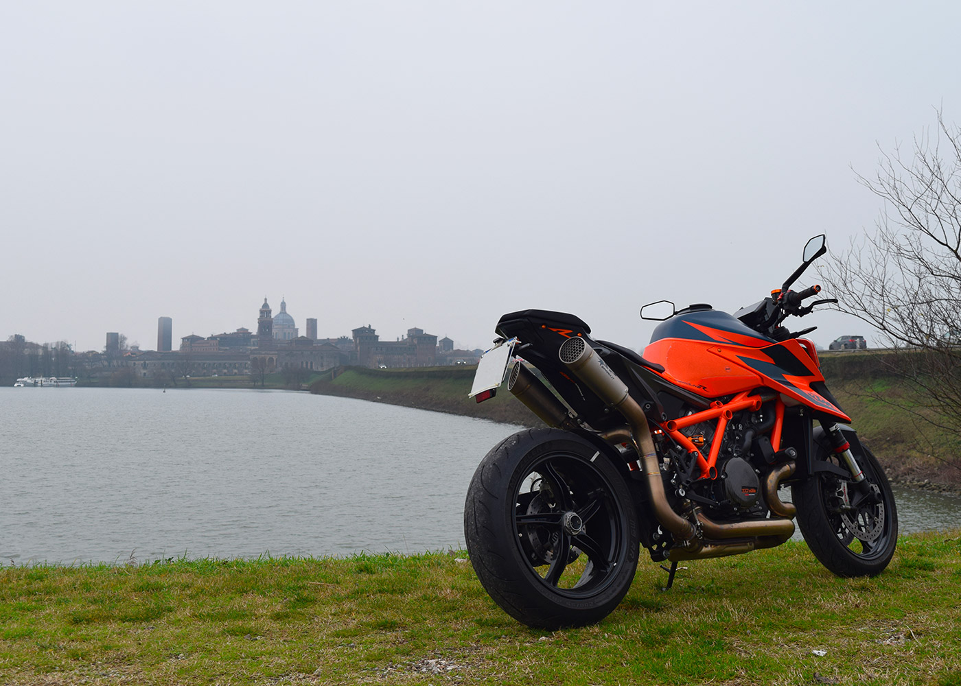 KTM 1290 Super Duke Carbon Auspuff Hitzeschild 17-19 3