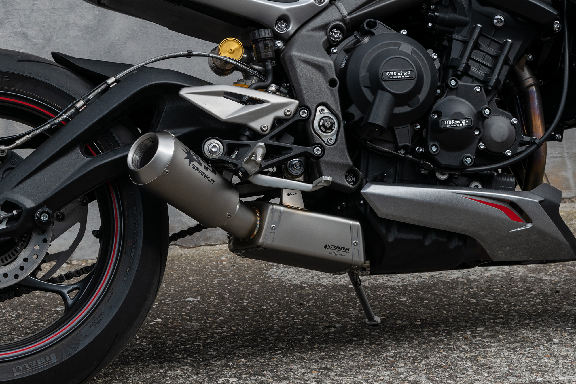 Spark exhaust street triple 765 clearance